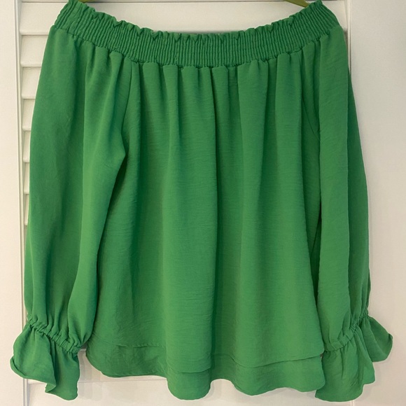 ☘️Green Off-Shoulder Blouse - Picture 2 of 8